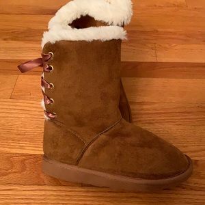 NWOT-Girls True Craft Brown Faux Suede Boots